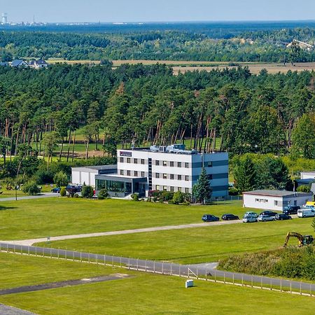 Hotel Aviator Kamien Slaski Buitenkant foto