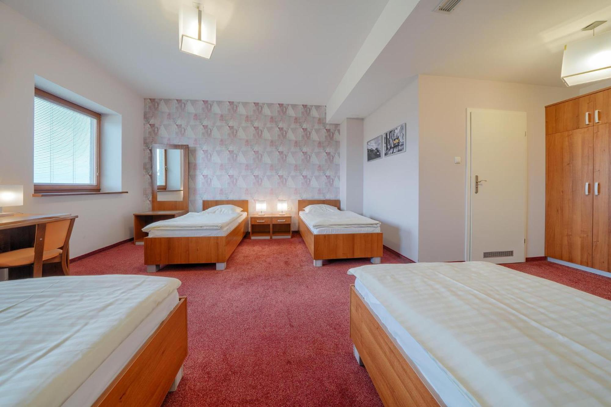 Hotel Aviator Kamien Slaski Buitenkant foto