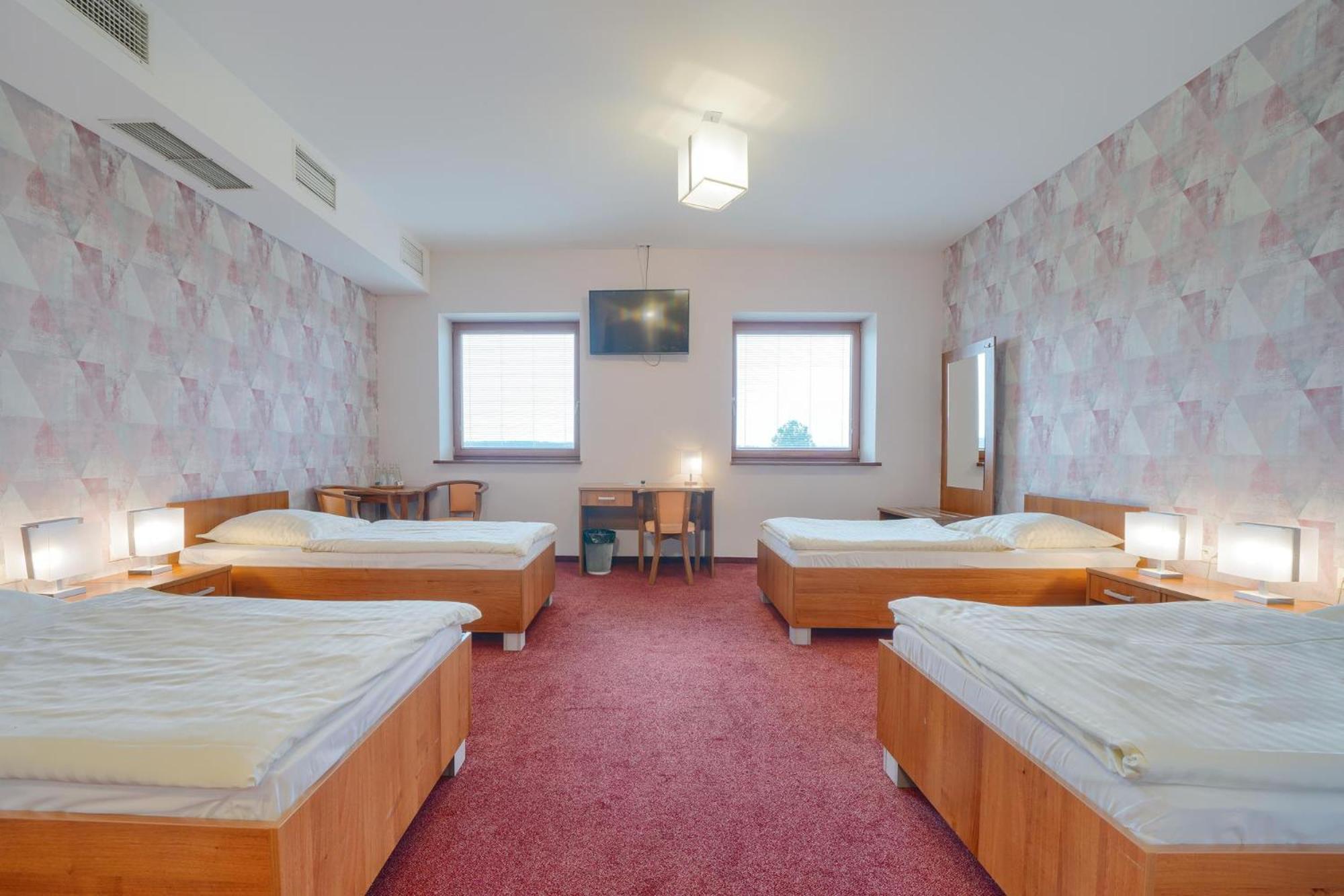 Hotel Aviator Kamien Slaski Buitenkant foto