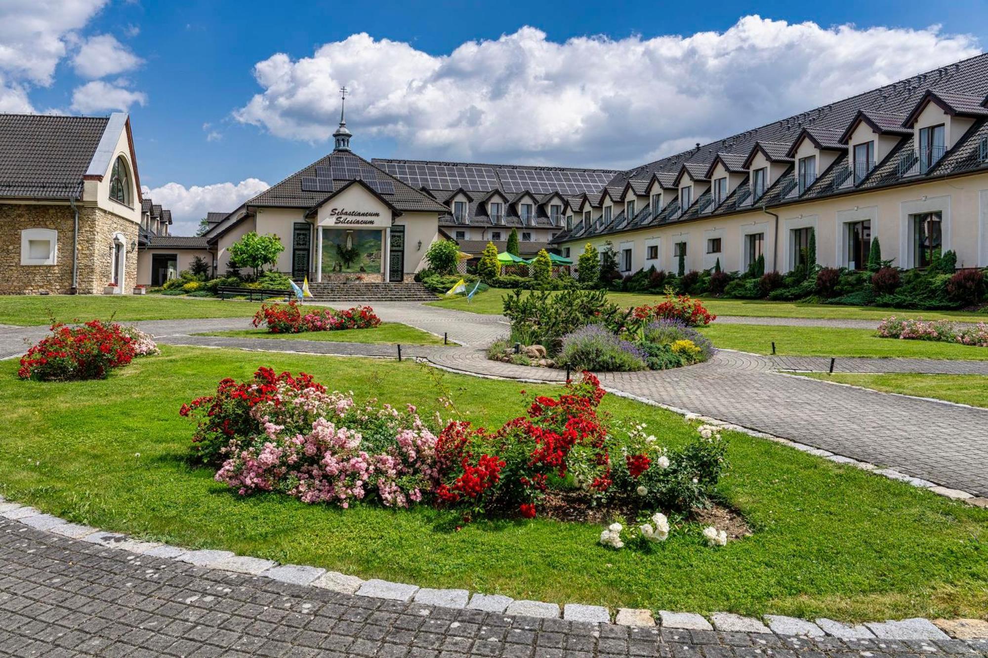 Hotel Aviator Kamien Slaski Buitenkant foto