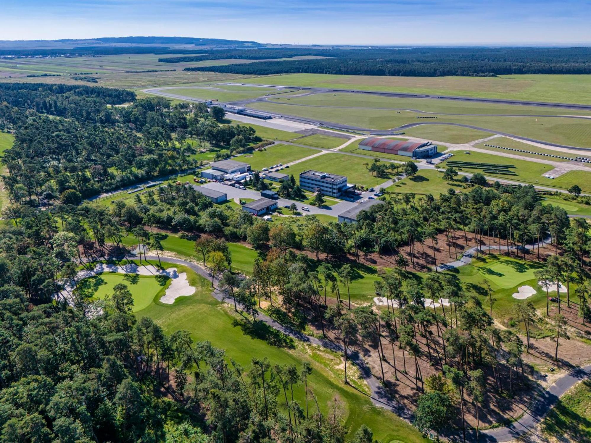 Hotel Aviator Kamien Slaski Buitenkant foto