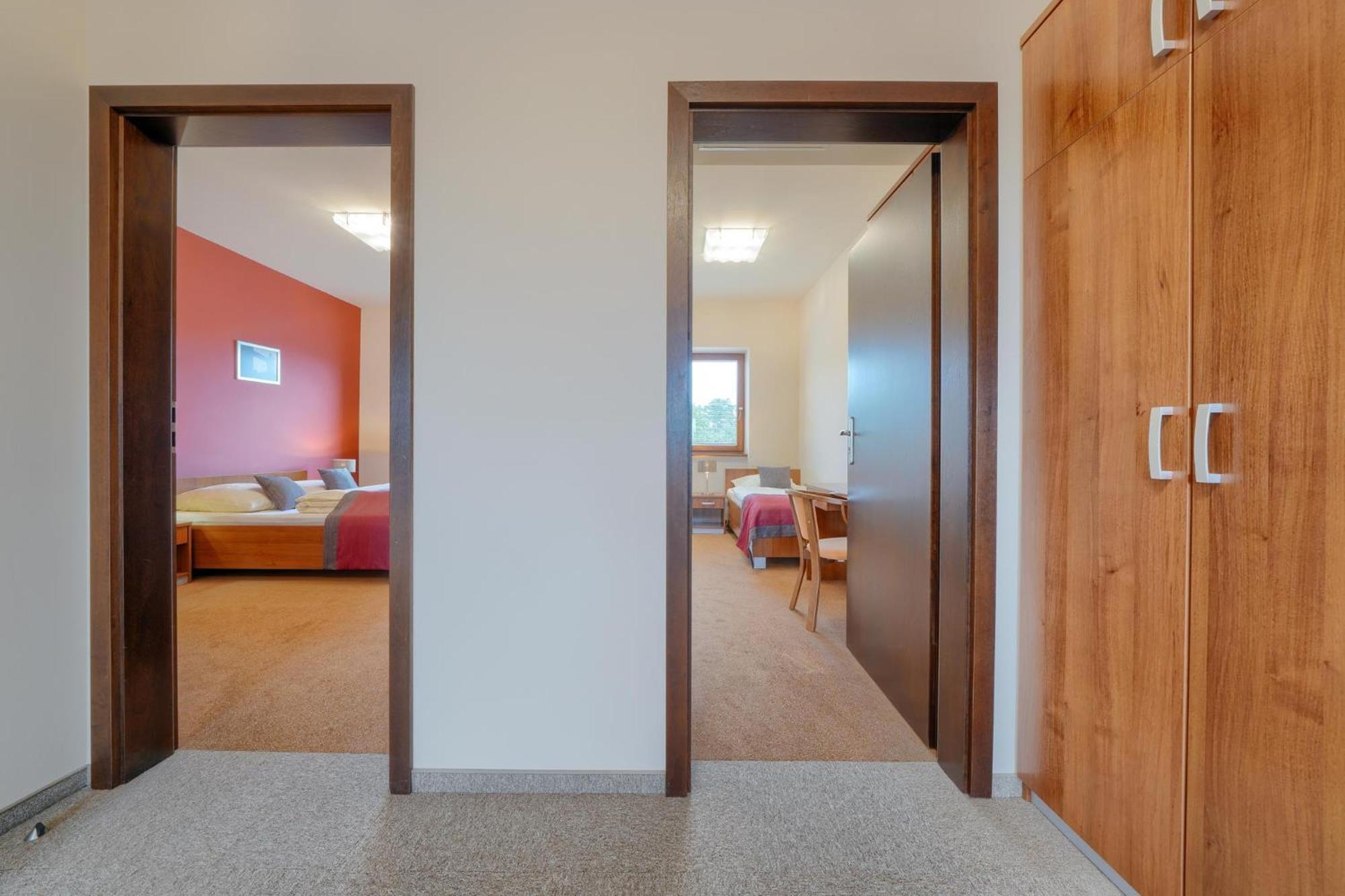Hotel Aviator Kamien Slaski Buitenkant foto